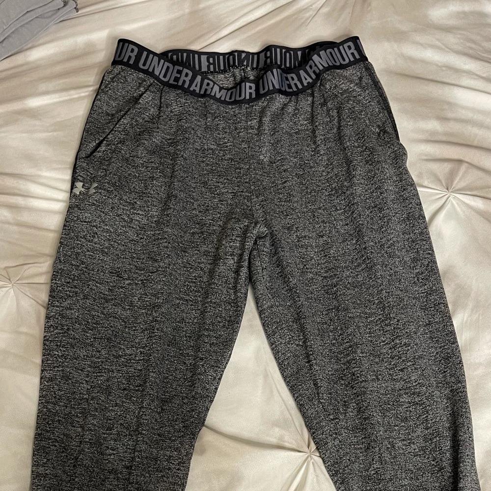 Under armor sweats extremely comfortable stretchy baggie